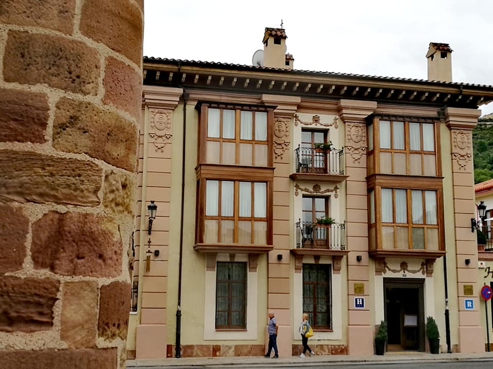 39130006_10214389984414981_7298145267021250560_n