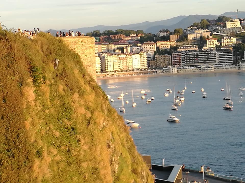 40669584_10214516884747410_242258064122576896_n