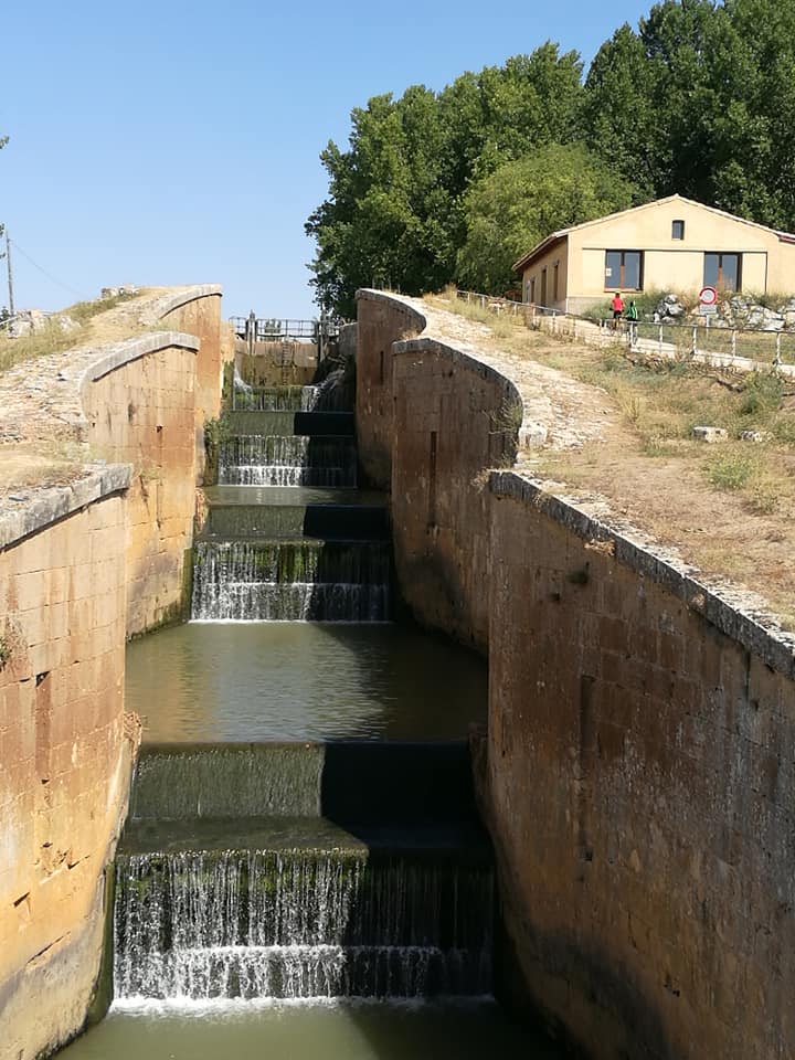 41931816_10214621504082828_5722361520336142336_n