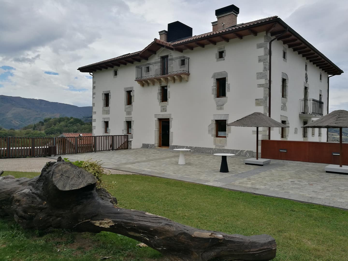 43691127_10214785495102501_3956086834383028224_o