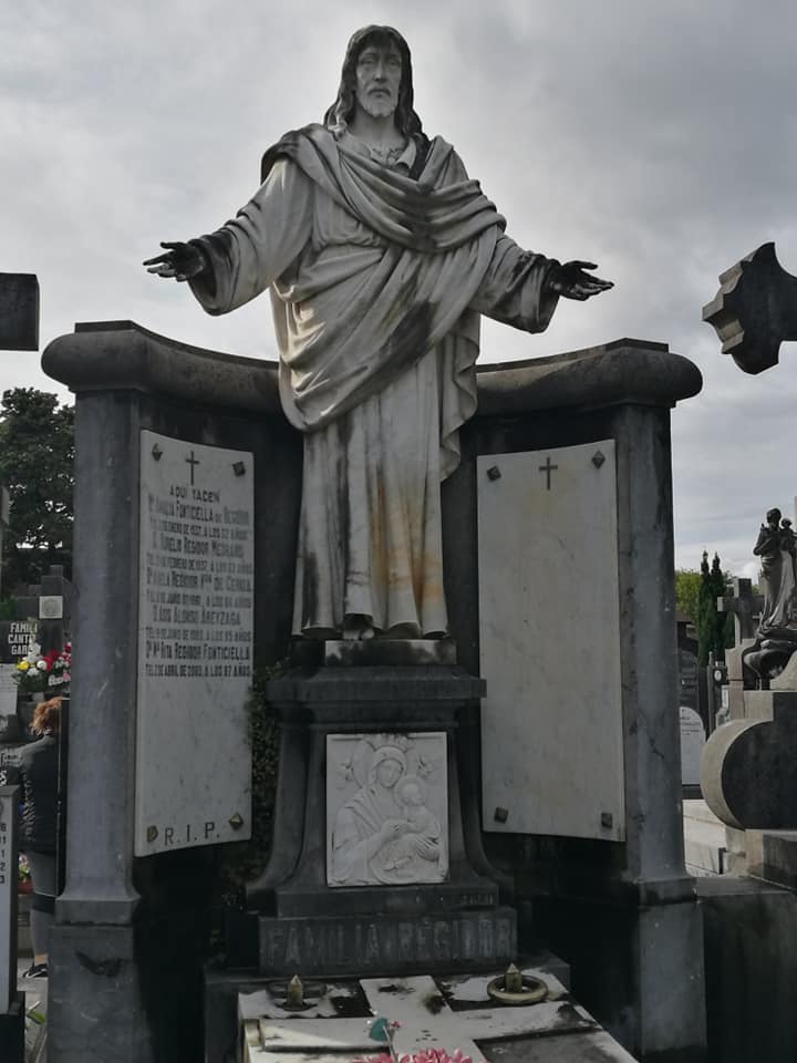 45123539_10214927443771129_4209600397175685120_n