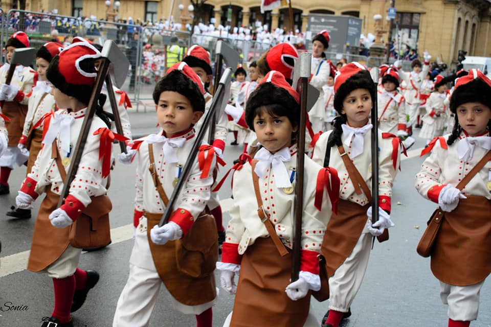 50669992_2200955506601462_237749413613666304_n